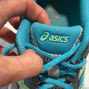 ASICS  women’s 12M shoes. Very good condition